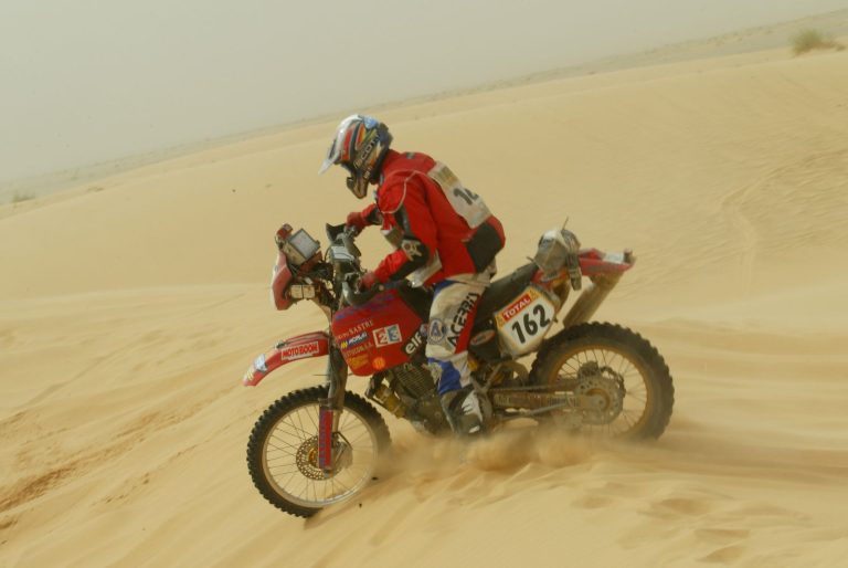 Participación de Jordi Inglés en el Dakar africano (2006).